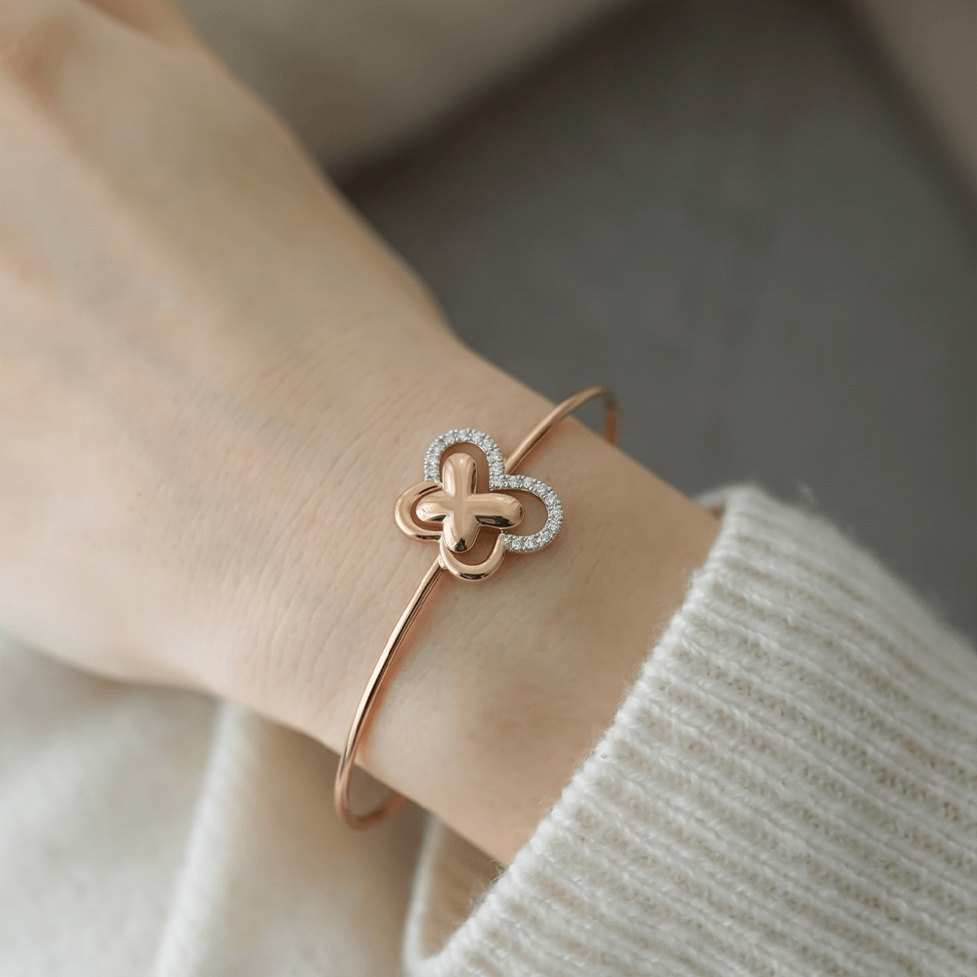 Romantic Diamond Interlocking Clover Bangle in 18K Rose Gold