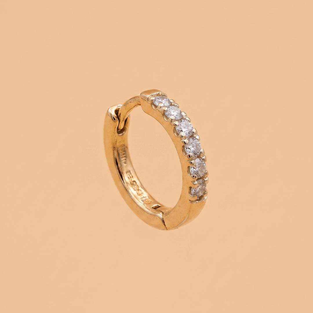 Classic Seven-Diamond Hoop Nose Pin in 18K Yellow Gold