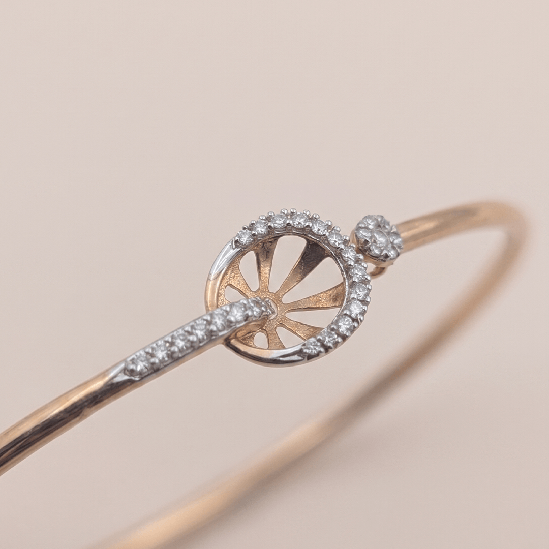 Modern Diamond Sunburst Circle Interlocking Bangle in 18K Rose Gold