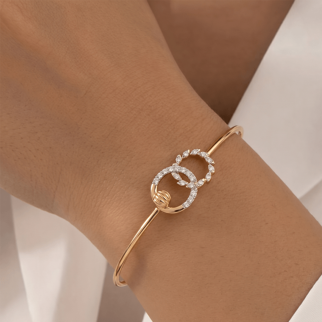 Chic diamond interlocking circles openable bangle in 18k rose gold