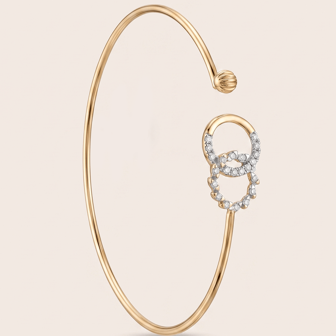 Chic Diamond Interlocking Circles Openable Bangle in 18K Rose Gold