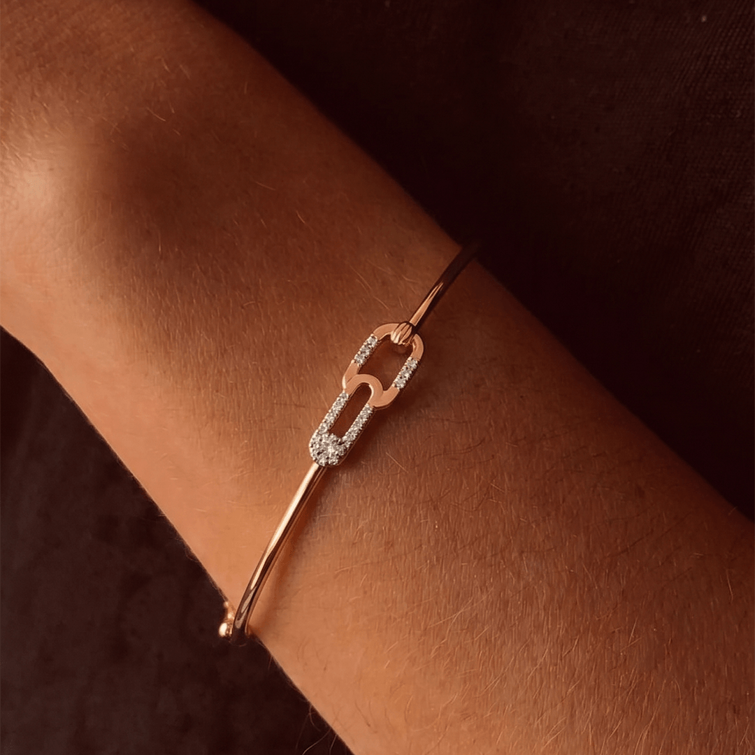 Chic diamond safety pin motif openable bangle in 18k rose gold