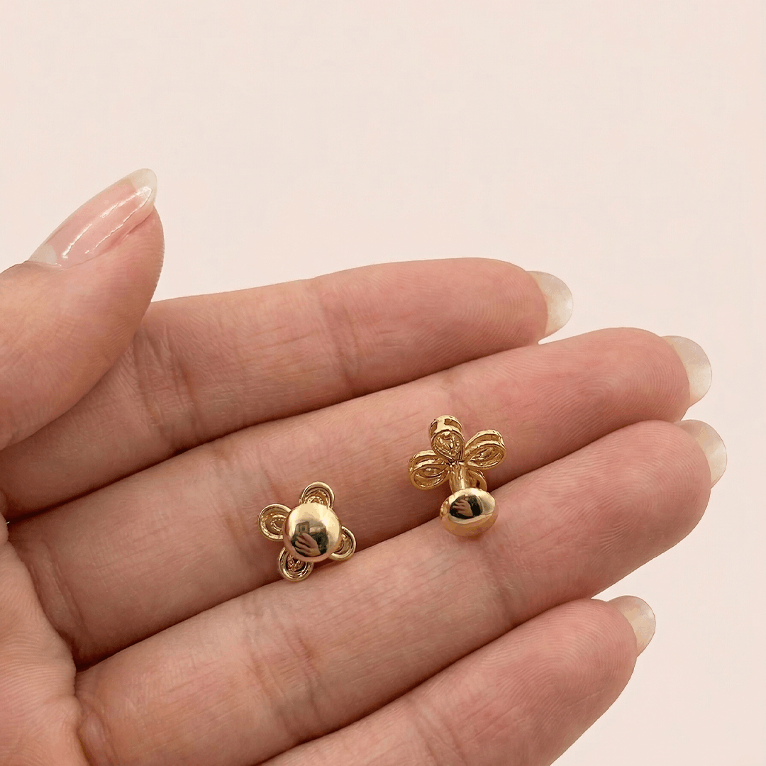 Petite Quatrefoil 18K Yellow Gold Diamond Stud Earrings