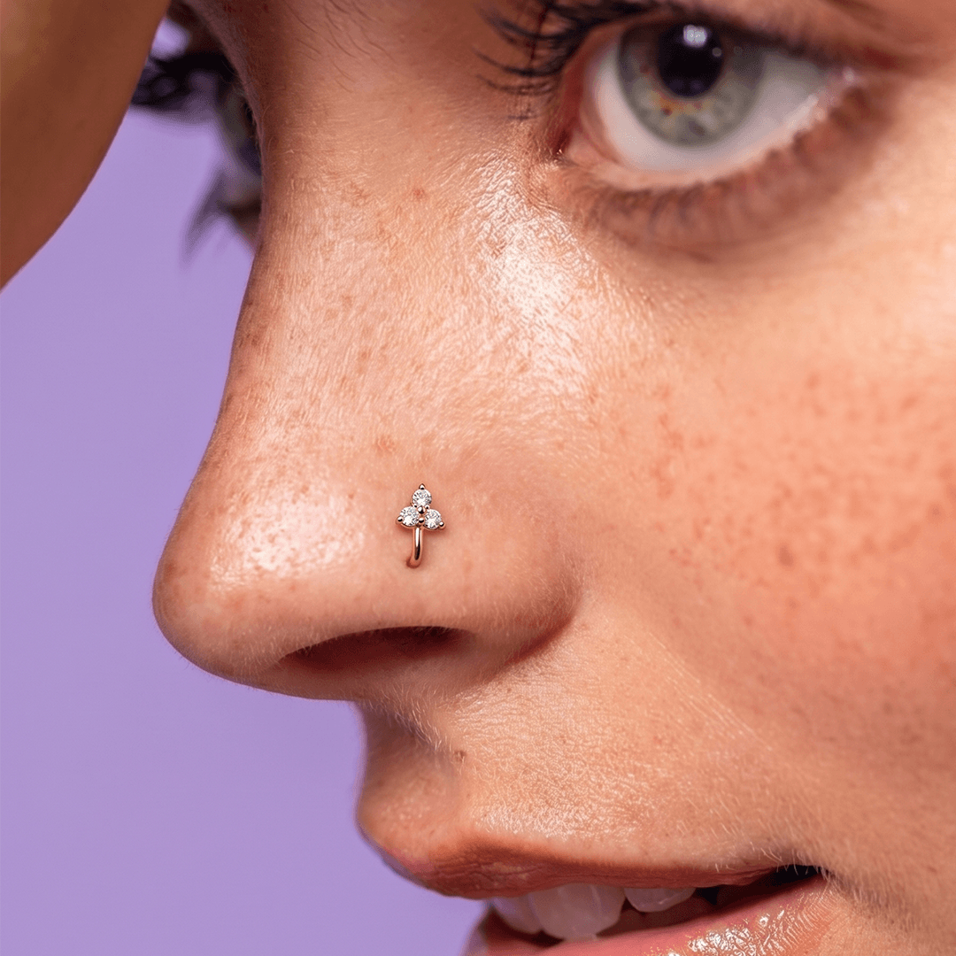 Dainty diamond trinity & hook nose pin in 18k yellow gold